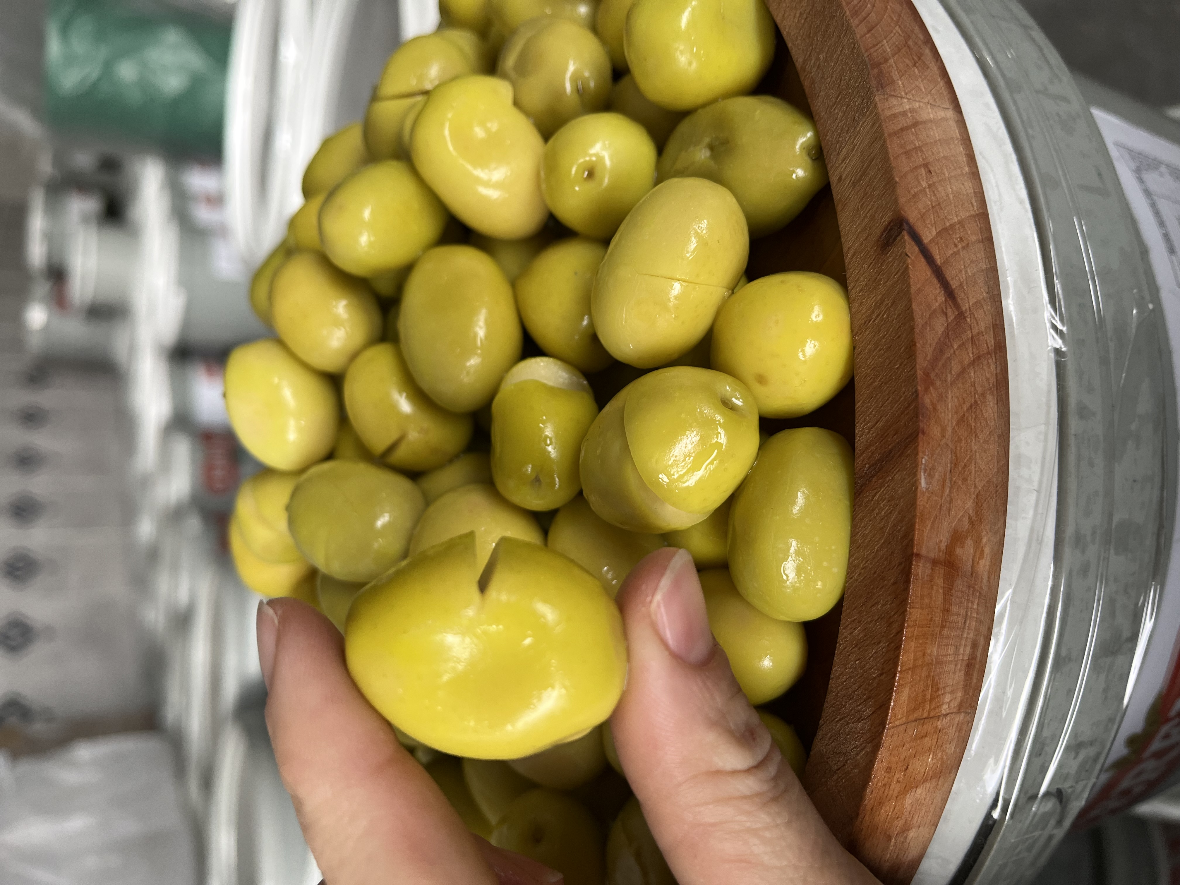 İRİ KIRMA ZEYTİN 2 KG - 1